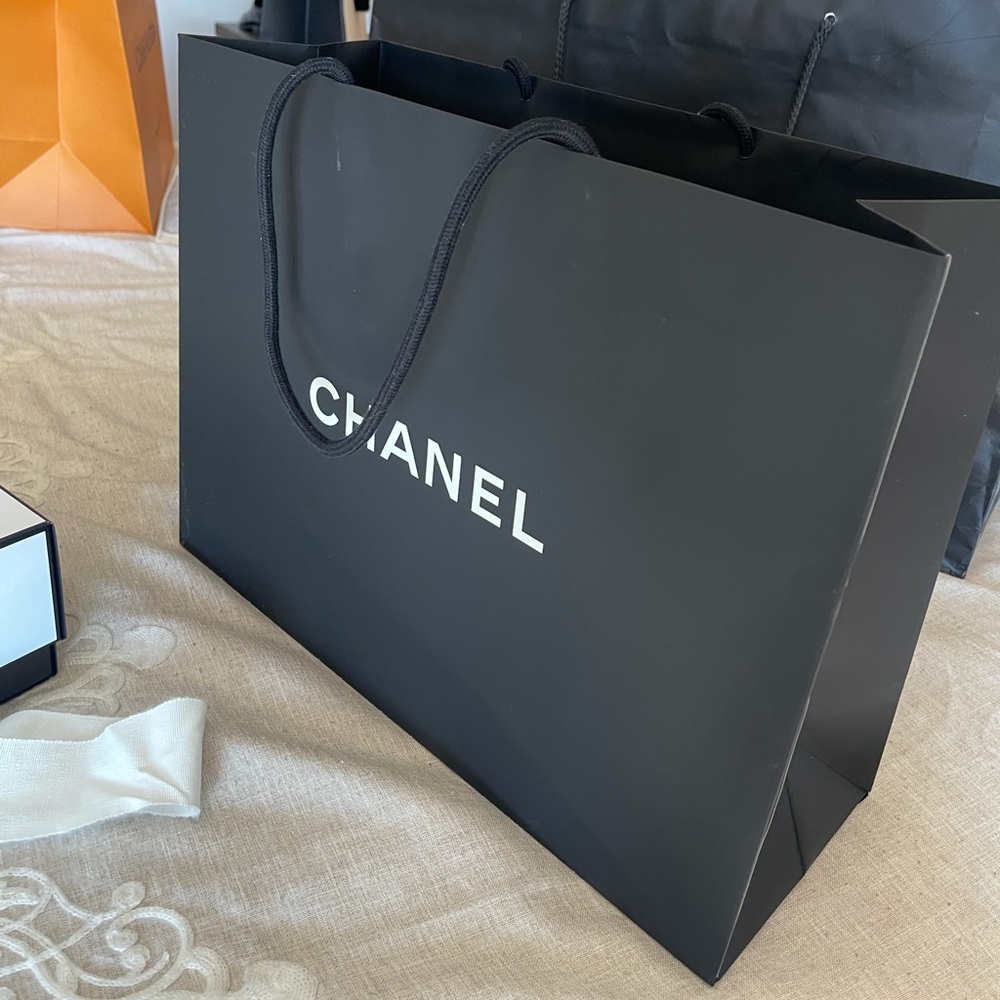 Chanel bag - Picture 2 of 3